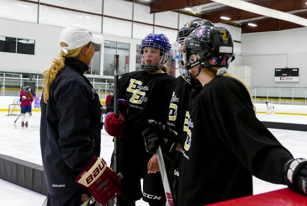 female hockey team 